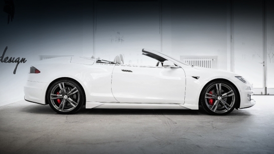 Tesla Model S потеряла крышу в Ares Design